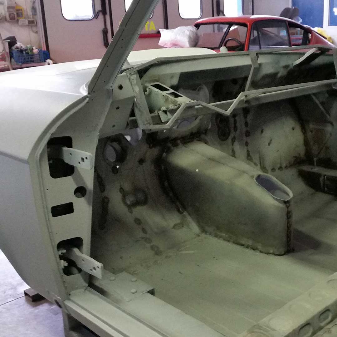 restauro auto d'epoca Lancia Fulvia per Rally Cars